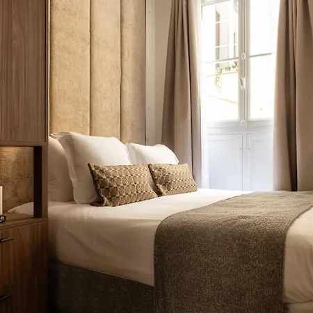 Daire Elegant - 2br- 6p- Gare Saint Lazare Paris